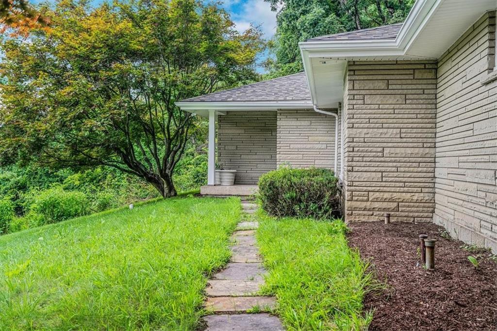 207 West Newton Road Elizabeth, PA 15037 - Photo 3 of 43