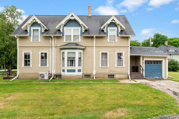 $400,000 | 410-412 Jones, Fort Atkinson, WI 53538