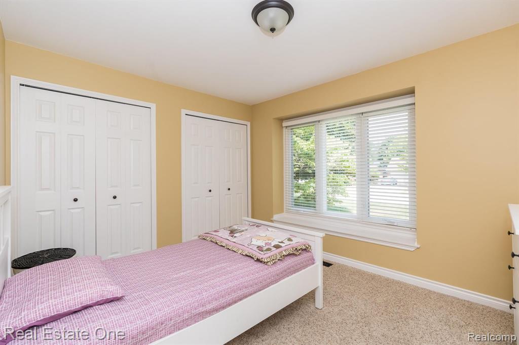 2090 Cumberland Road Rochester, MI 48307 - Photo 26 of 32