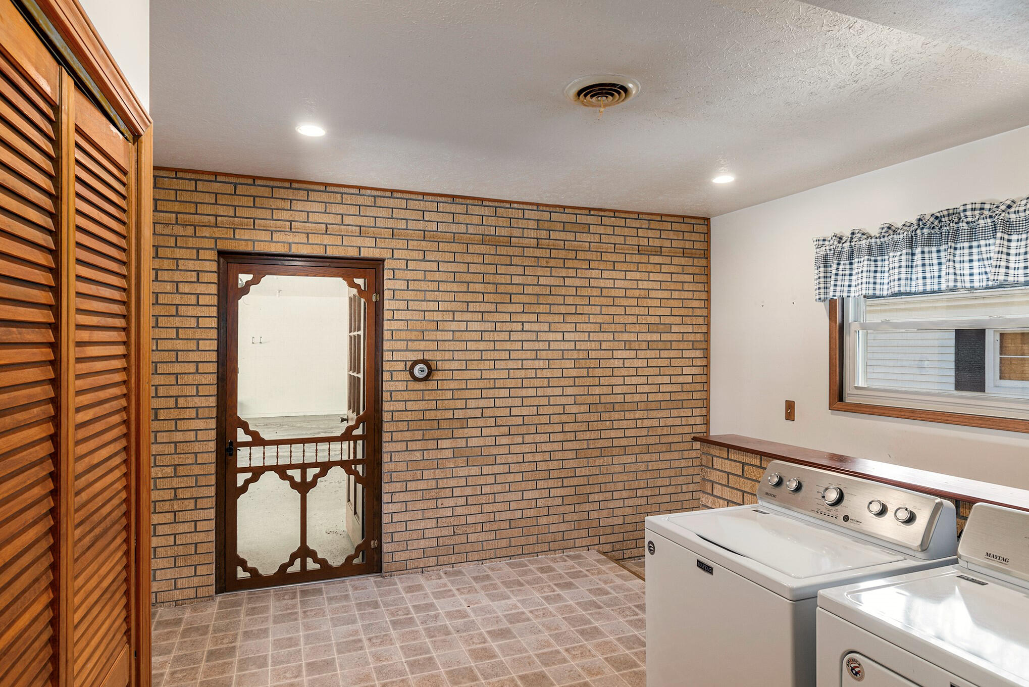 713 Roe Street Buchanan, MI 49107 - Photo 15 of 23 DSC_0026