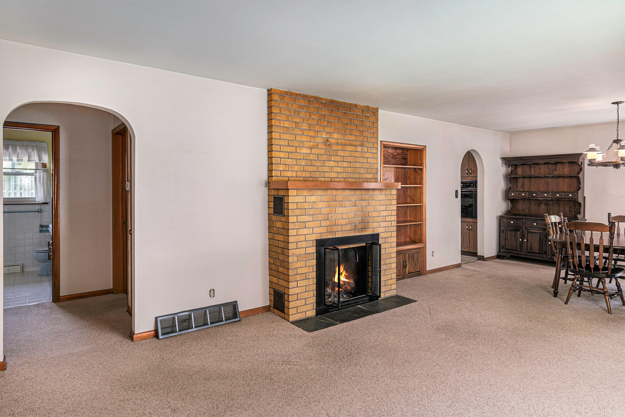 713 Roe Street Buchanan, MI 49107 - Photo 3 of 23 DSC_0043