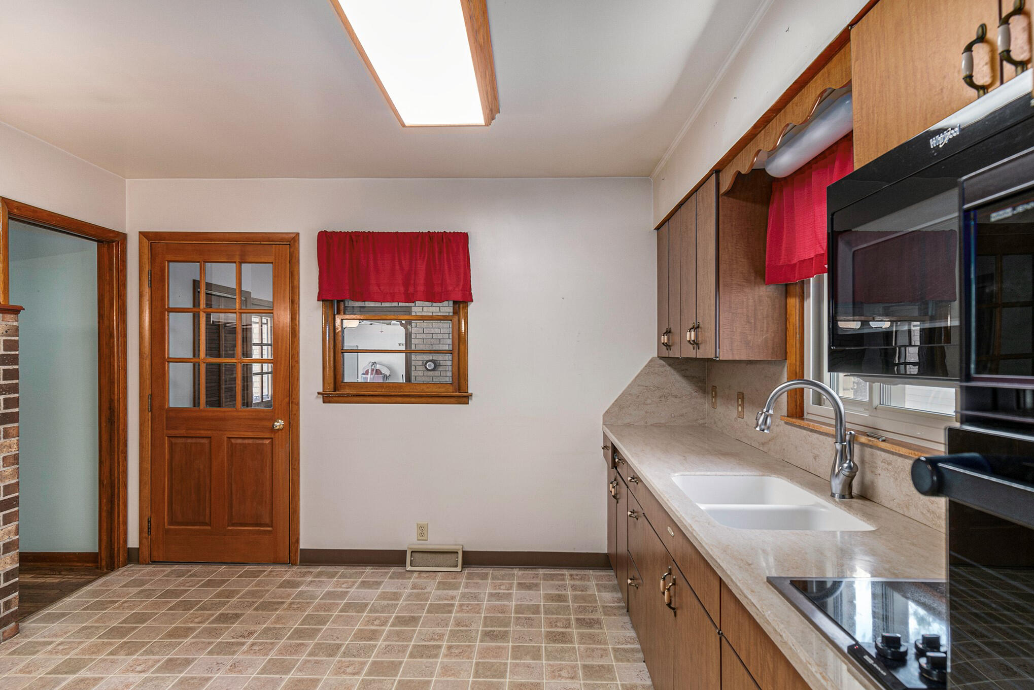 713 Roe Street Buchanan, MI 49107 - Photo 8 of 23 DSC_0023