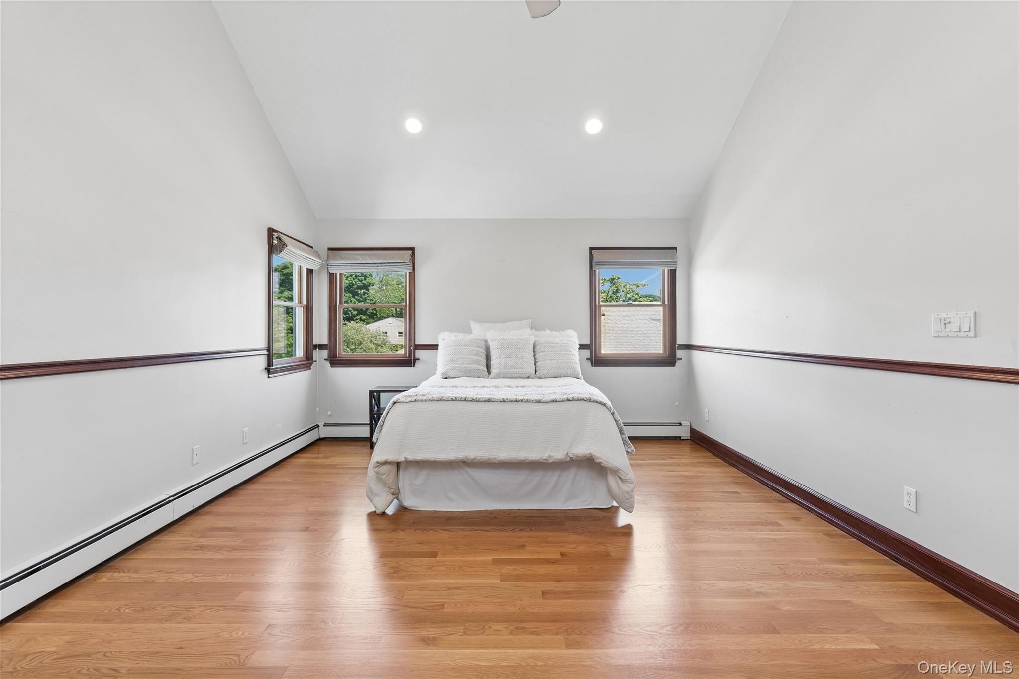1749 Commonwealth Avenue Merrick, NY 11566 - Photo 18 of 32