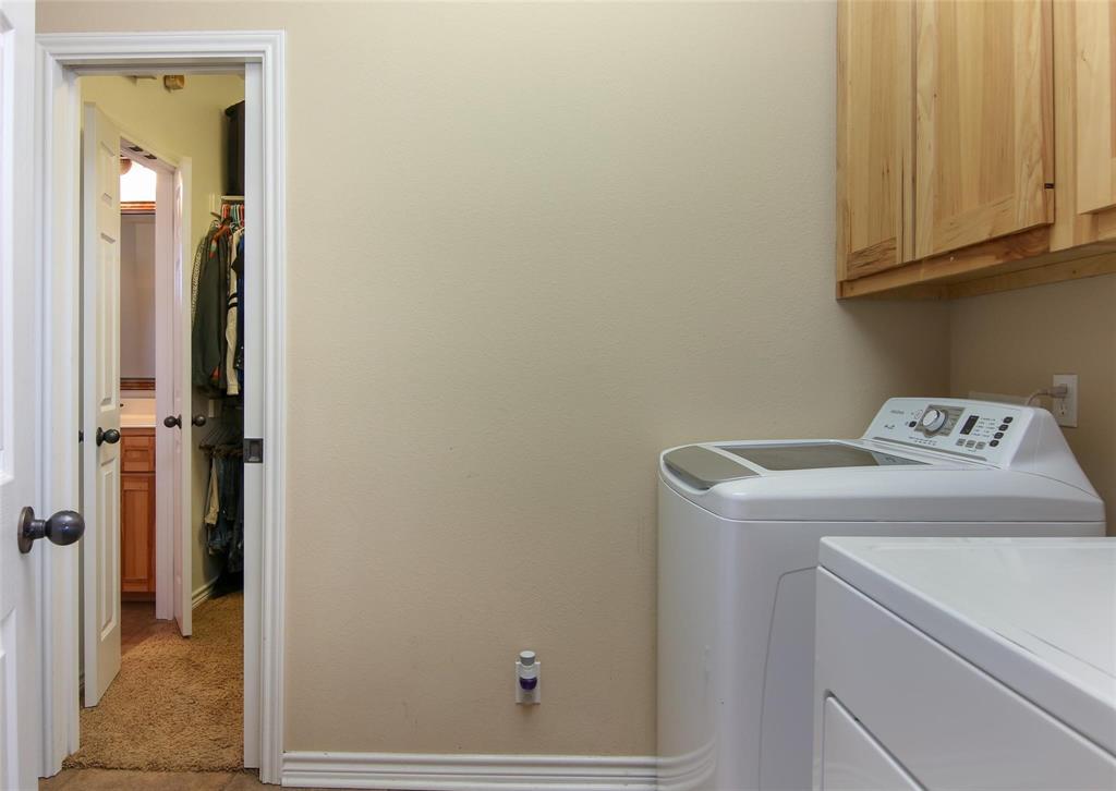 7158 Luella Road Sherman, TX 75090 - Photo 23 of 40 a utility room with dryer and washer