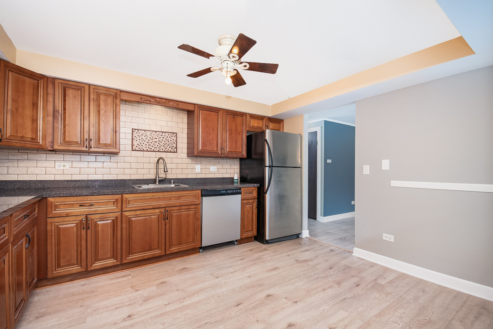 9850 Nottingham Avenue, Unit 102 Chicago Ridge, IL 60415 - Photo 6 of 15 Gallery Image 6