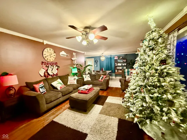 $220,000 | 129 Center Street, Williamsport, IN 47993