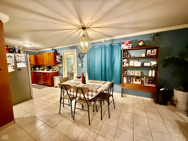 $220,000 | 129 Center Street, Williamsport, IN 47993