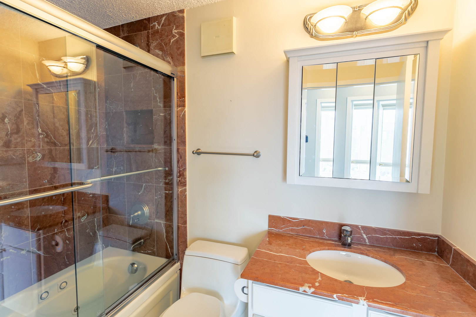 111 West Maple Street, Unit 2802 Chicago, IL 60610 - Photo 11 of 15