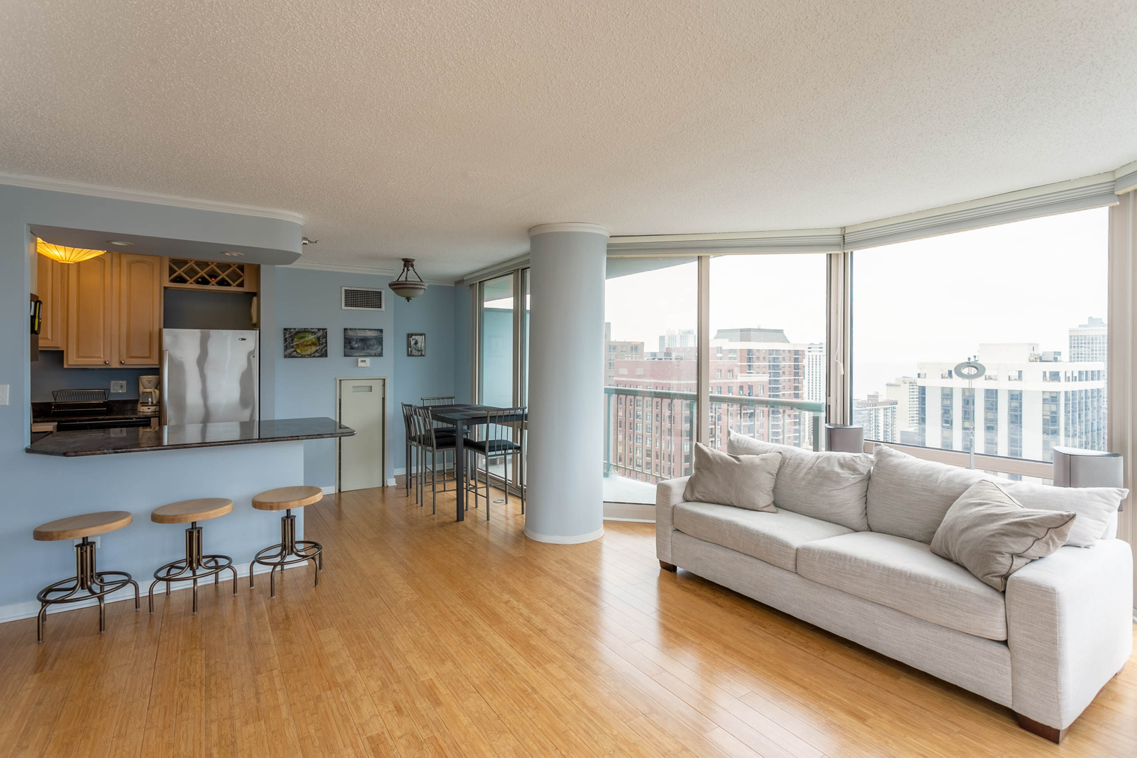 111 West Maple Street, Unit 2802 Chicago, IL 60610 - Photo 4 of 15