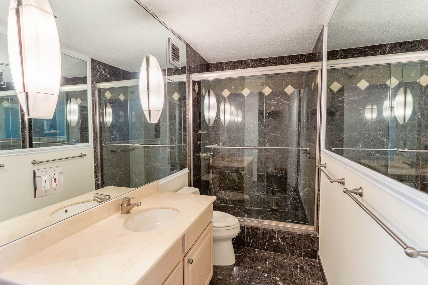 111 West Maple Street, Unit 2802 Chicago, IL 60610 - Photo 9 of 15