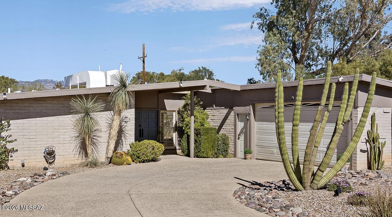 8801 East Lancaster Road Tucson, AZ 85715 - Photo 3 of 32 Gallery Image 3