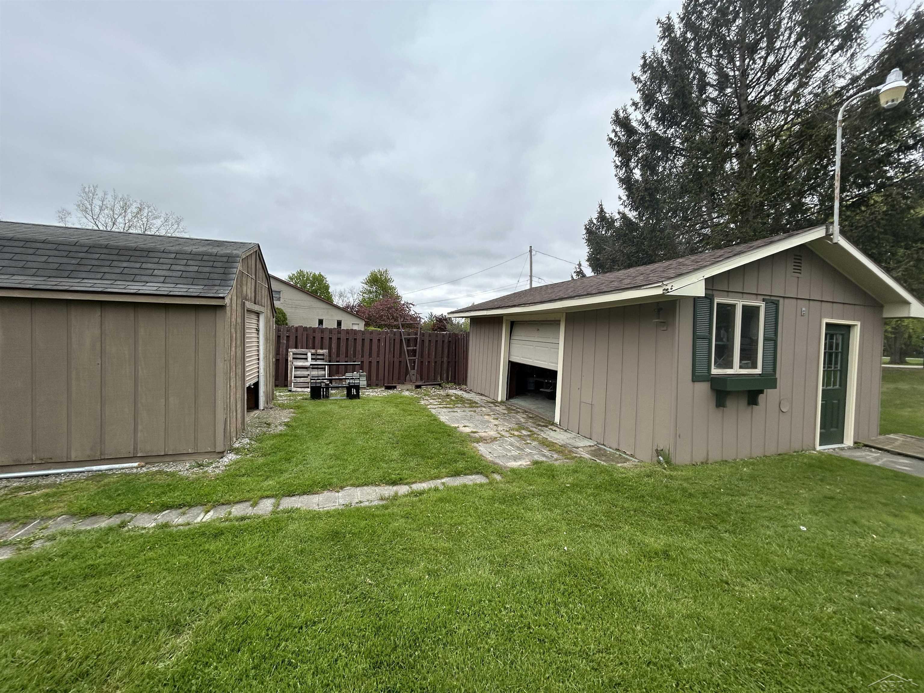 5220 North River Road Freeland, MI 48623 - Photo 45 of 47