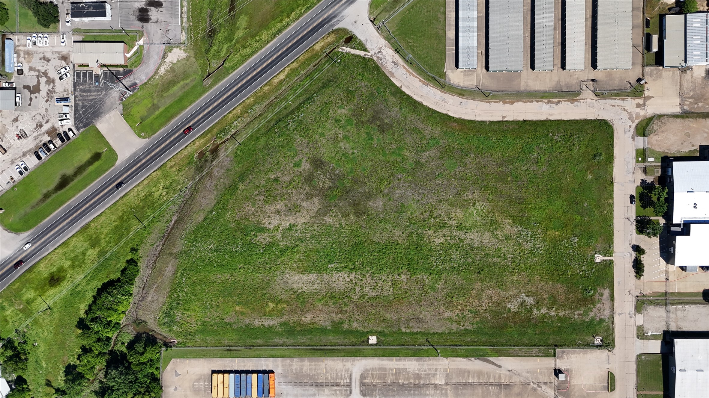1401 Jack McKay Boulevard Ennis, TX 75119 - Photo 3 of 8 a view of a swimming pool with a yard