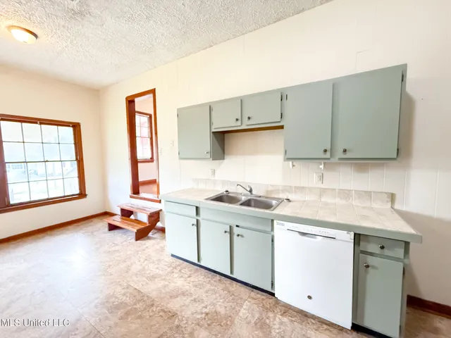 $85,000 | 511 Lakeview Avenue, McComb, MS 39648