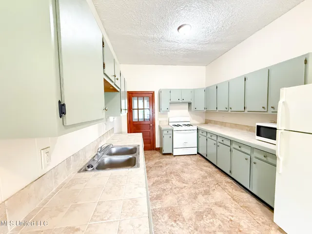 $85,000 | 511 Lakeview Avenue, McComb, MS 39648