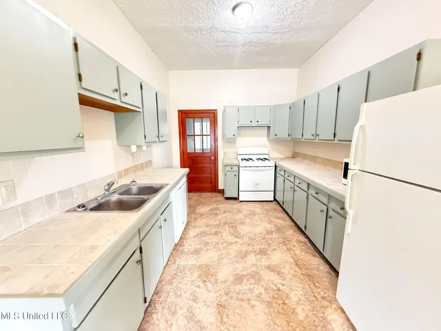 $85,000 | 511 Lakeview Avenue, McComb, MS 39648