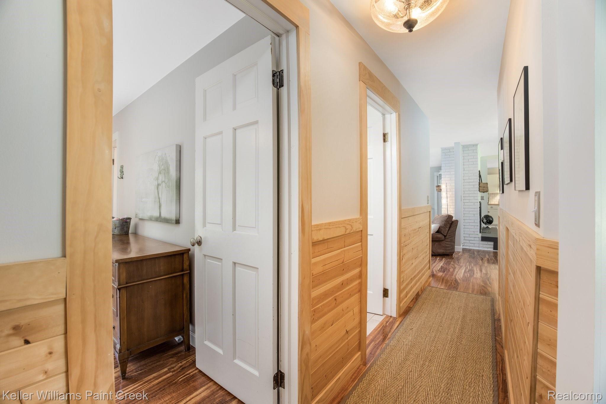 1400 Hemingway Road Lake Orion, MI 48360 - Photo 5 of 42 36-web-or-mls-1400 Hemingway Road035.jpg