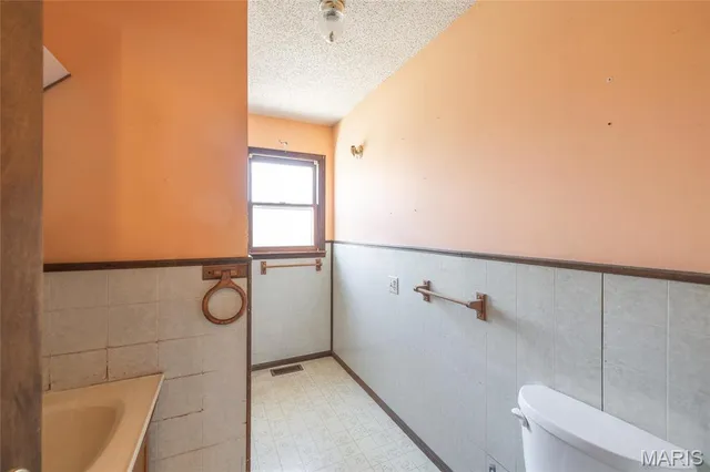 $85,000 | 104 East Jefferson Avenue, Richland, MO 65556