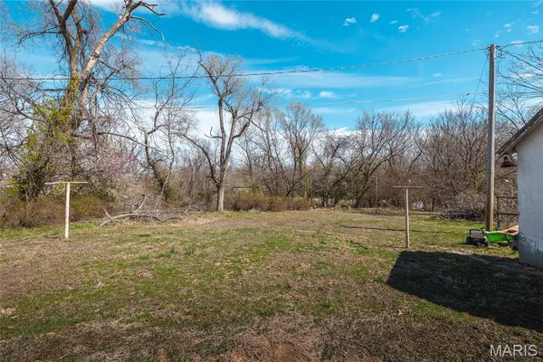 $85,000 | 104 East Jefferson Avenue, Richland, MO 65556