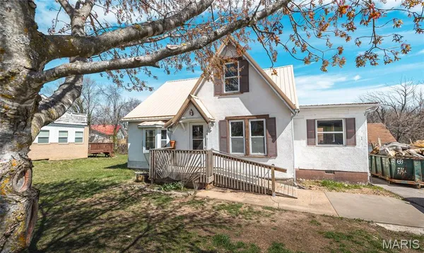 $85,000 | 104 East Jefferson Avenue, Richland, MO 65556