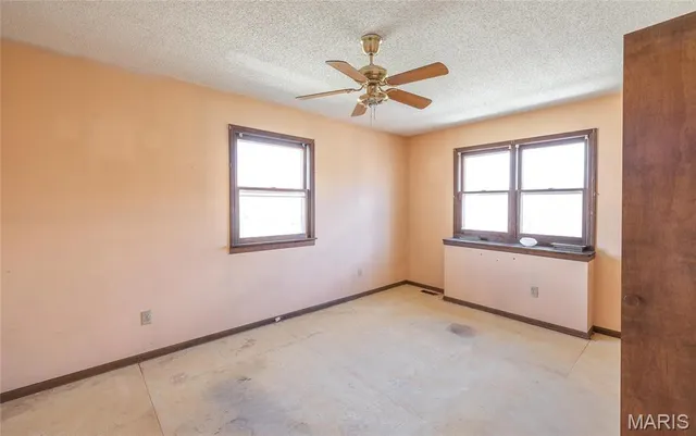 $85,000 | 104 East Jefferson Avenue, Richland, MO 65556