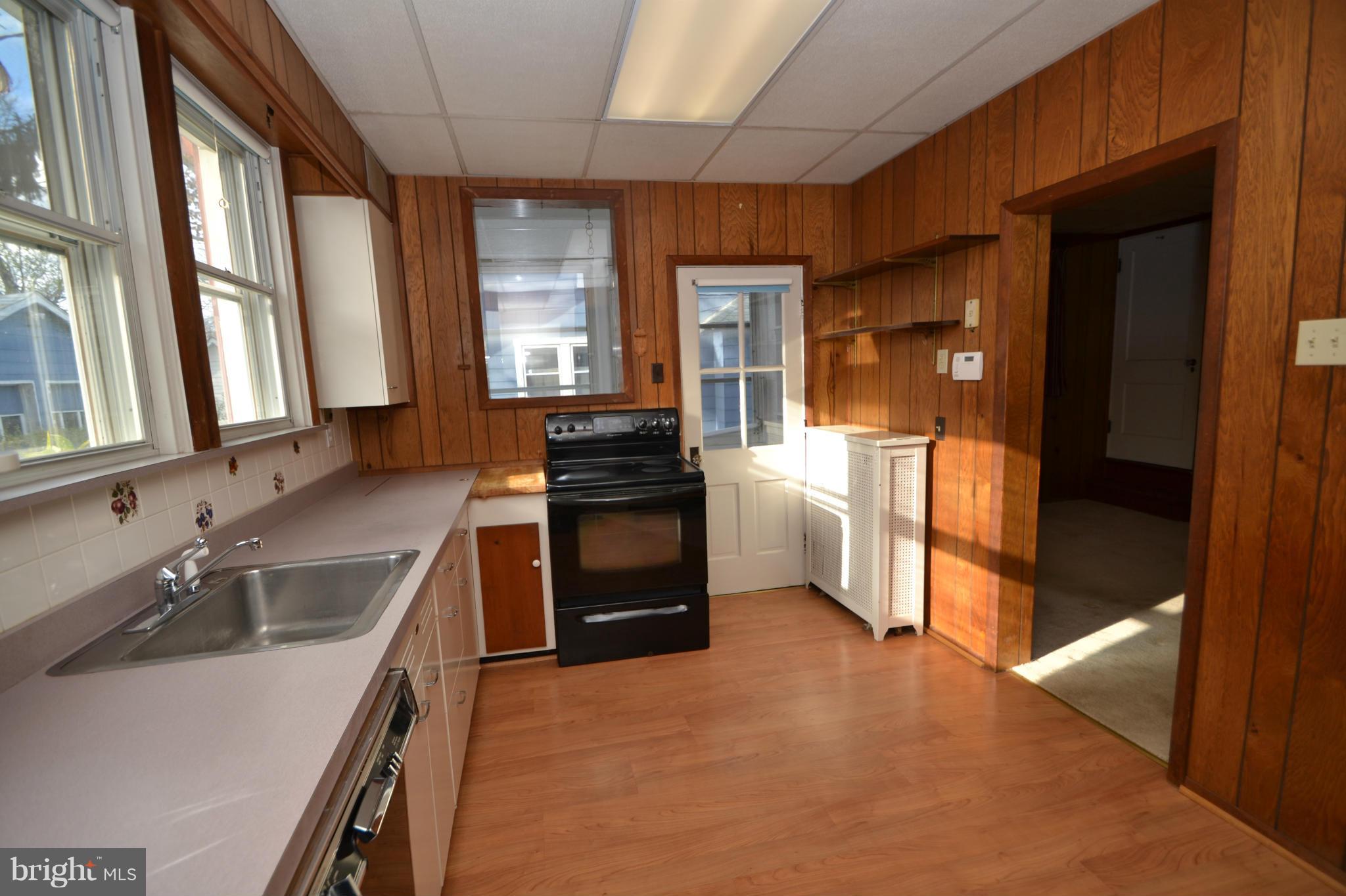 702 Brookwood Road Baltimore, MD 21229 - Photo 3 of 26 Kitchen