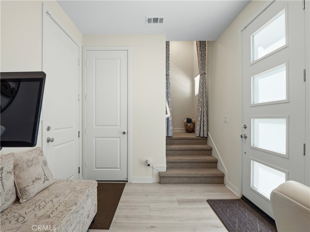 27013 Hummingbird Lane Valencia, CA 91381 - Photo 35 of 54