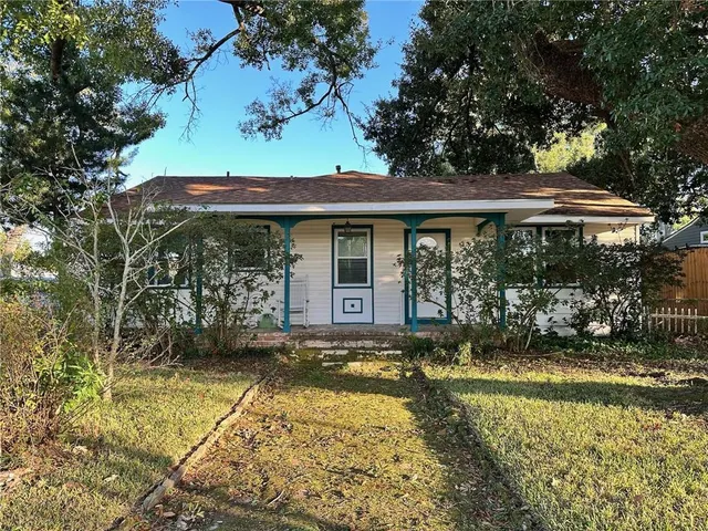 $2,300 | 10420 Ware Street, River Ridge, LA 70123
