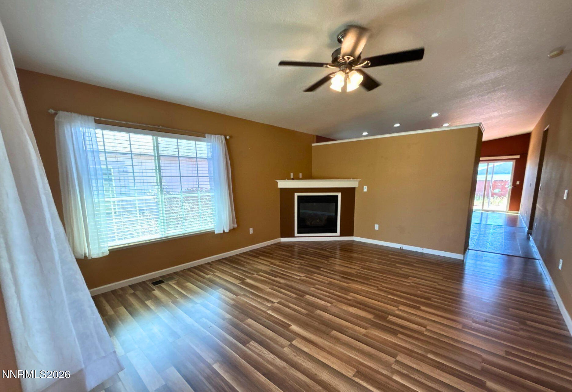 17630 White Tail Court Reno, NV 89508 - Photo 2 of 13 d32bd605-9011-4f4b-bd97-5d60165c6e16