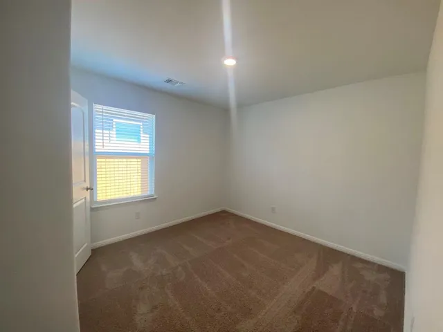 $1,700 | 309 Riverdale Cove, Jarrell, TX 76537