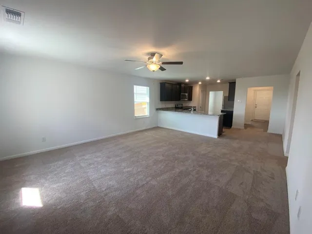 $1,700 | 309 Riverdale Cove, Jarrell, TX 76537