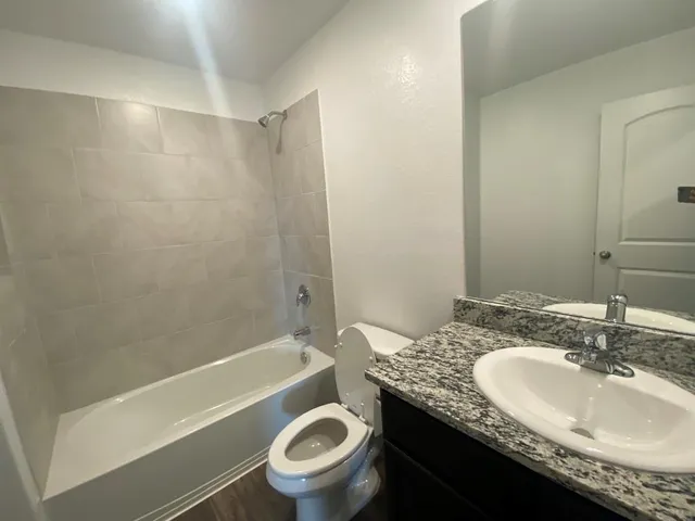 $1,700 | 309 Riverdale Cove, Jarrell, TX 76537