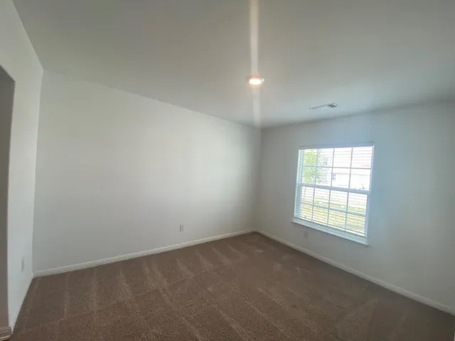 $1,700 | 309 Riverdale Cove, Jarrell, TX 76537