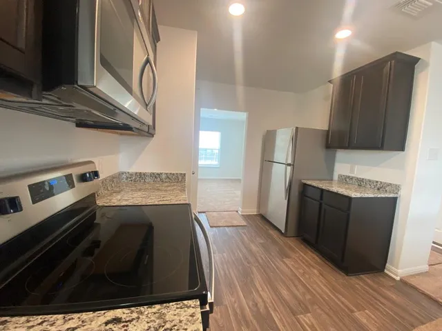 $1,700 | 309 Riverdale Cove, Jarrell, TX 76537