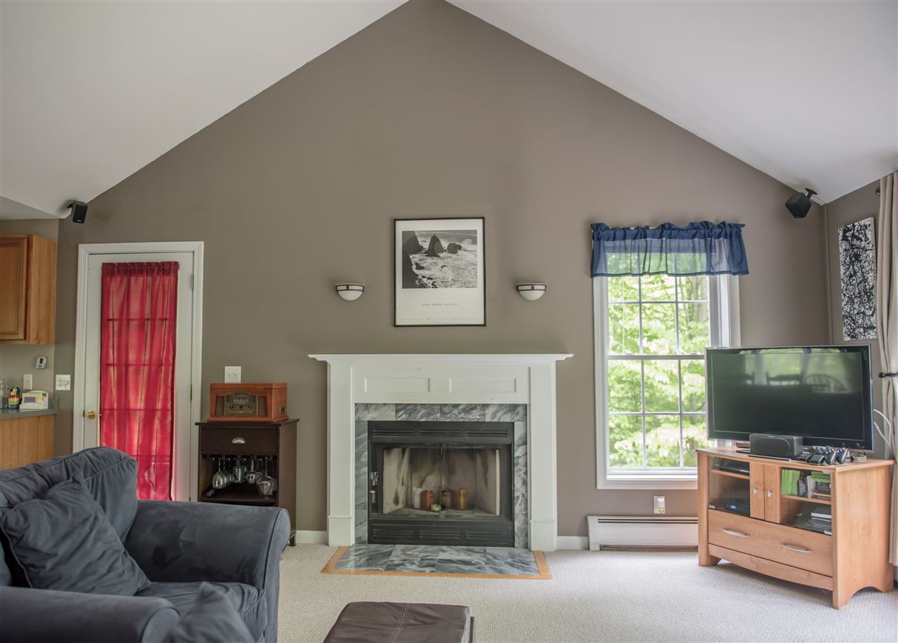 94 High Street Stratham, NH 03885 - Photo 5 of 24