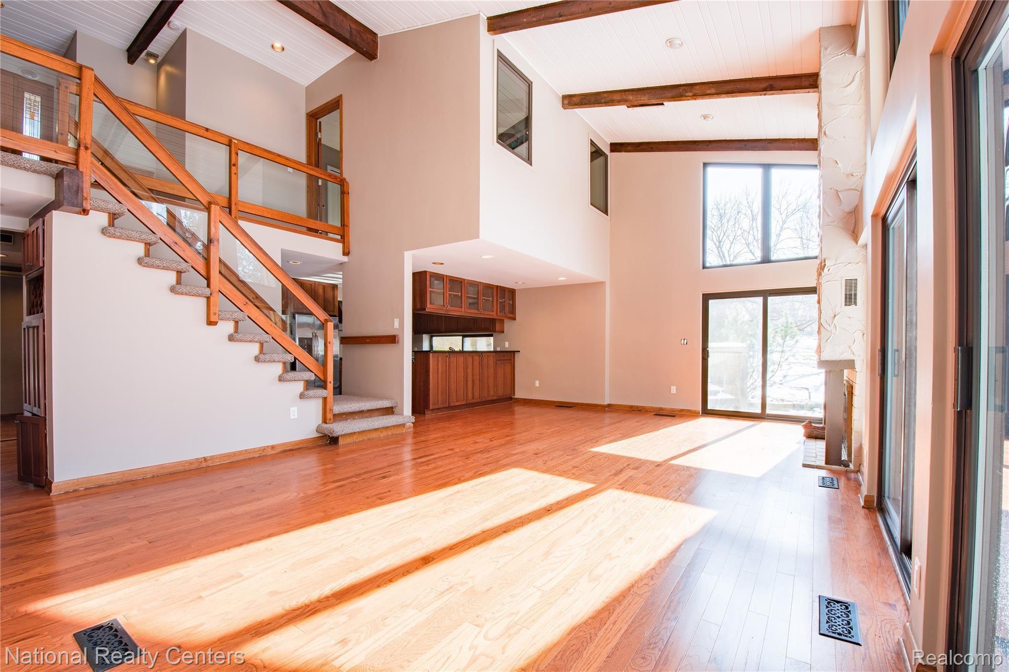 1753 Addaleen Road Highland, MI 48357 - Photo 8 of 41 Incredible Spacious Great Room!