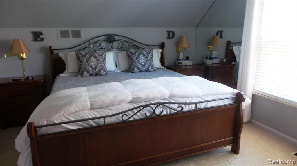 905 Cook Road Grosse Pointe Woods, MI 48236 - Photo 14 of 38