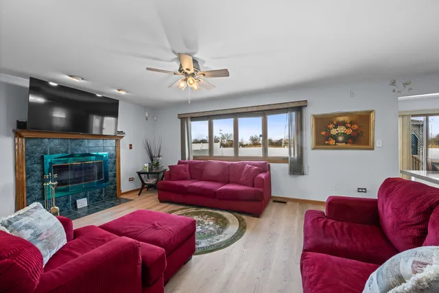 $390,000 | 4862 Bay View Drive, Richton Park, IL 60471