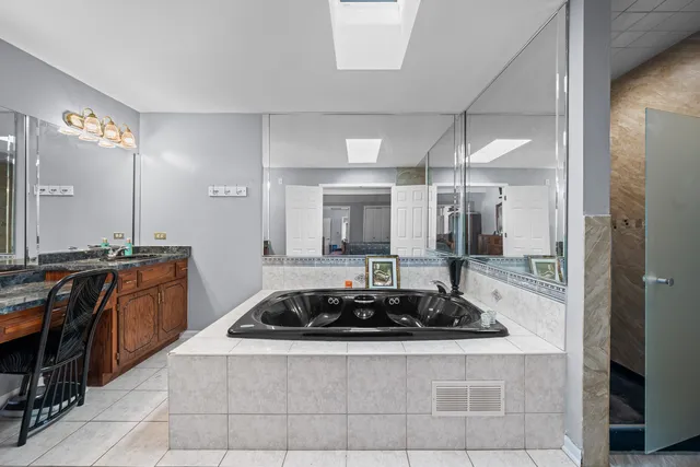 $390,000 | 4862 Bay View Drive, Richton Park, IL 60471