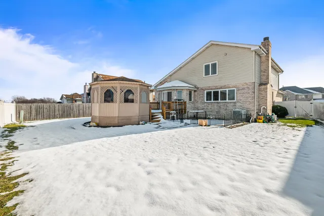 $390,000 | 4862 Bay View Drive, Richton Park, IL 60471