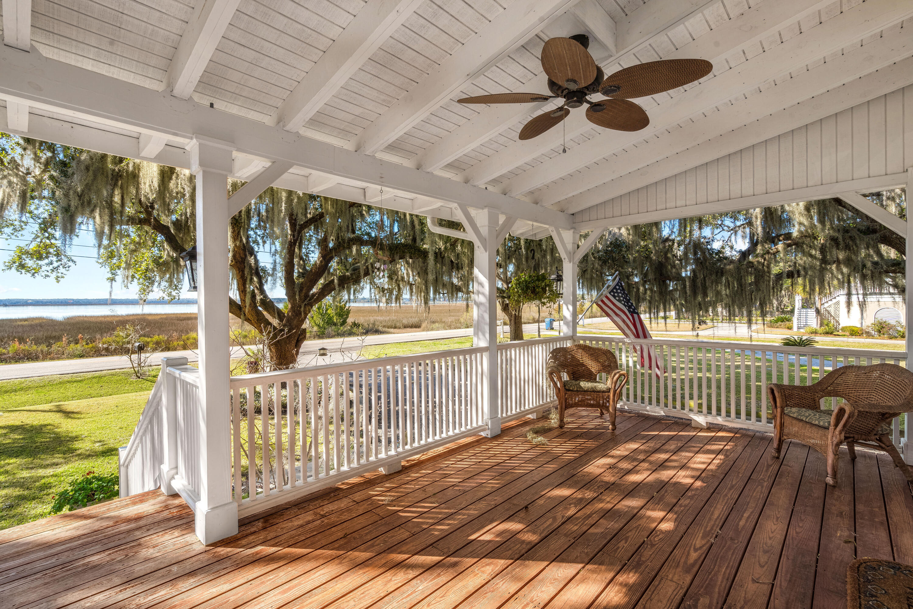 160 Wappoo Road Charleston, SC 29407 - Photo 6 of 42 160 Wappoo Front Porch