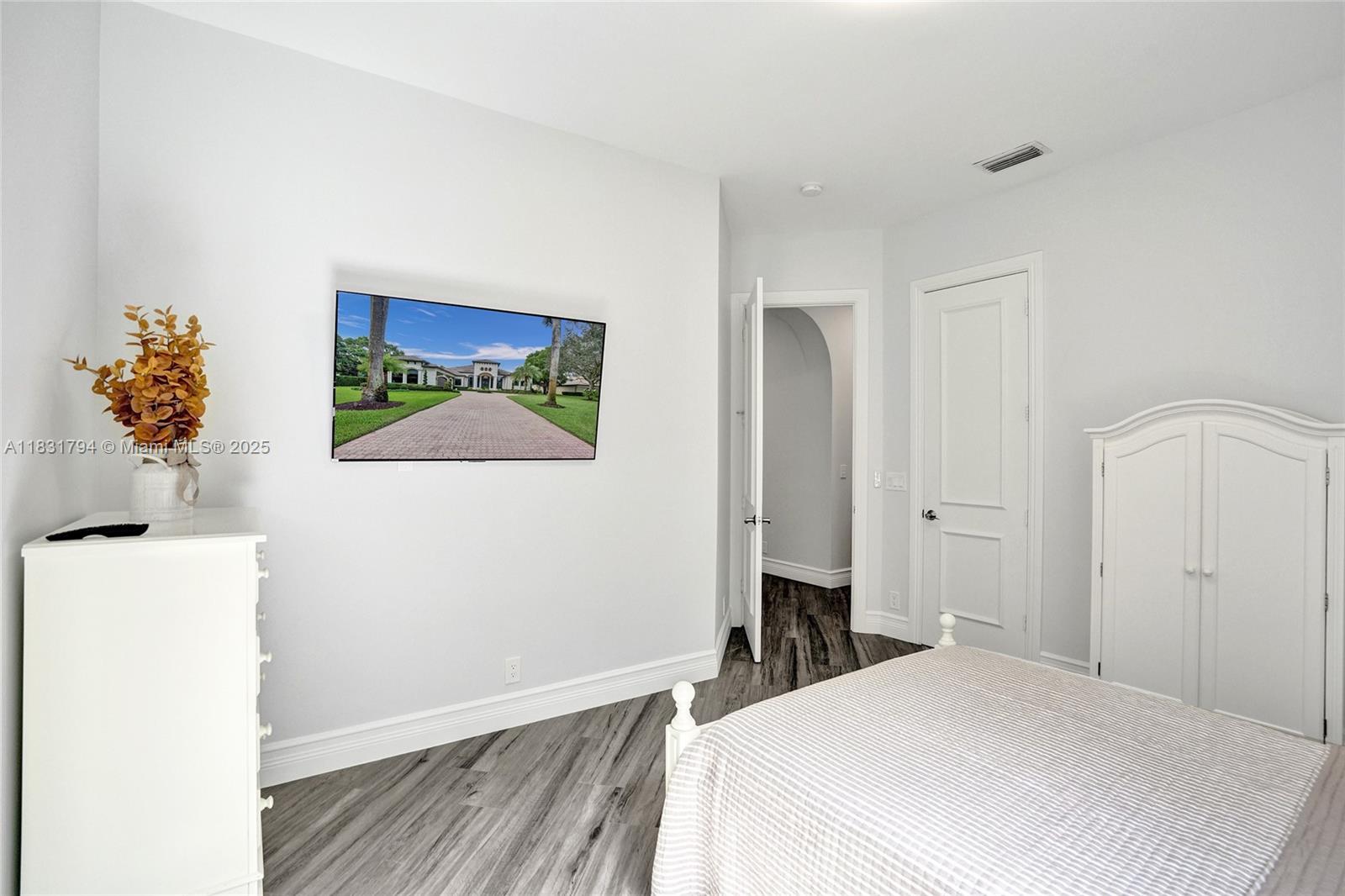 11056 Blackhawk Boulevard Davie, FL 33328 - Photo 44 of 100