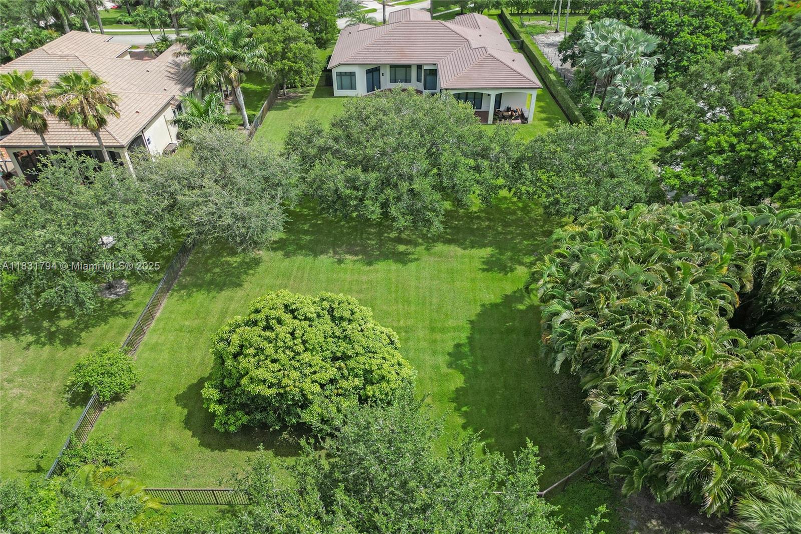 11056 Blackhawk Boulevard Davie, FL 33328 - Photo 7 of 100