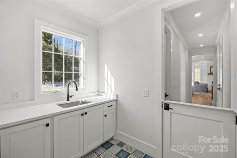 $1,469,000 | 1607 Tippah Park Court, Charlotte, NC 28205