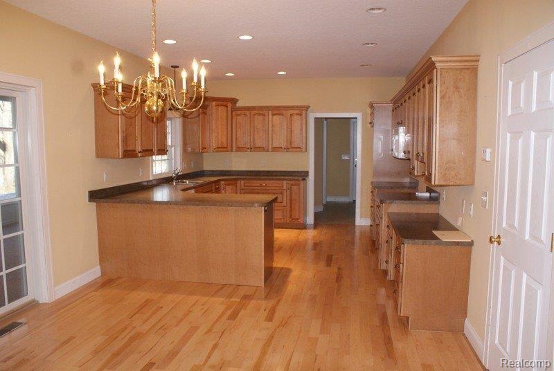 3053 Tozer Road North Branch, MI 48461 - Photo 7 of 18 DSC07164.JPG