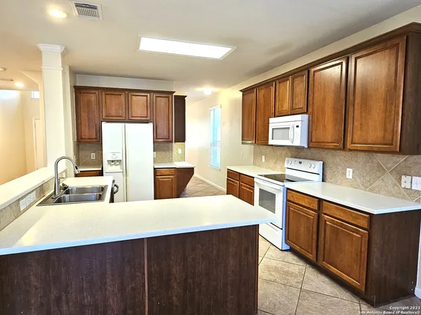 $2,900 | 1507 Lookout Point, San Antonio, TX 78260
