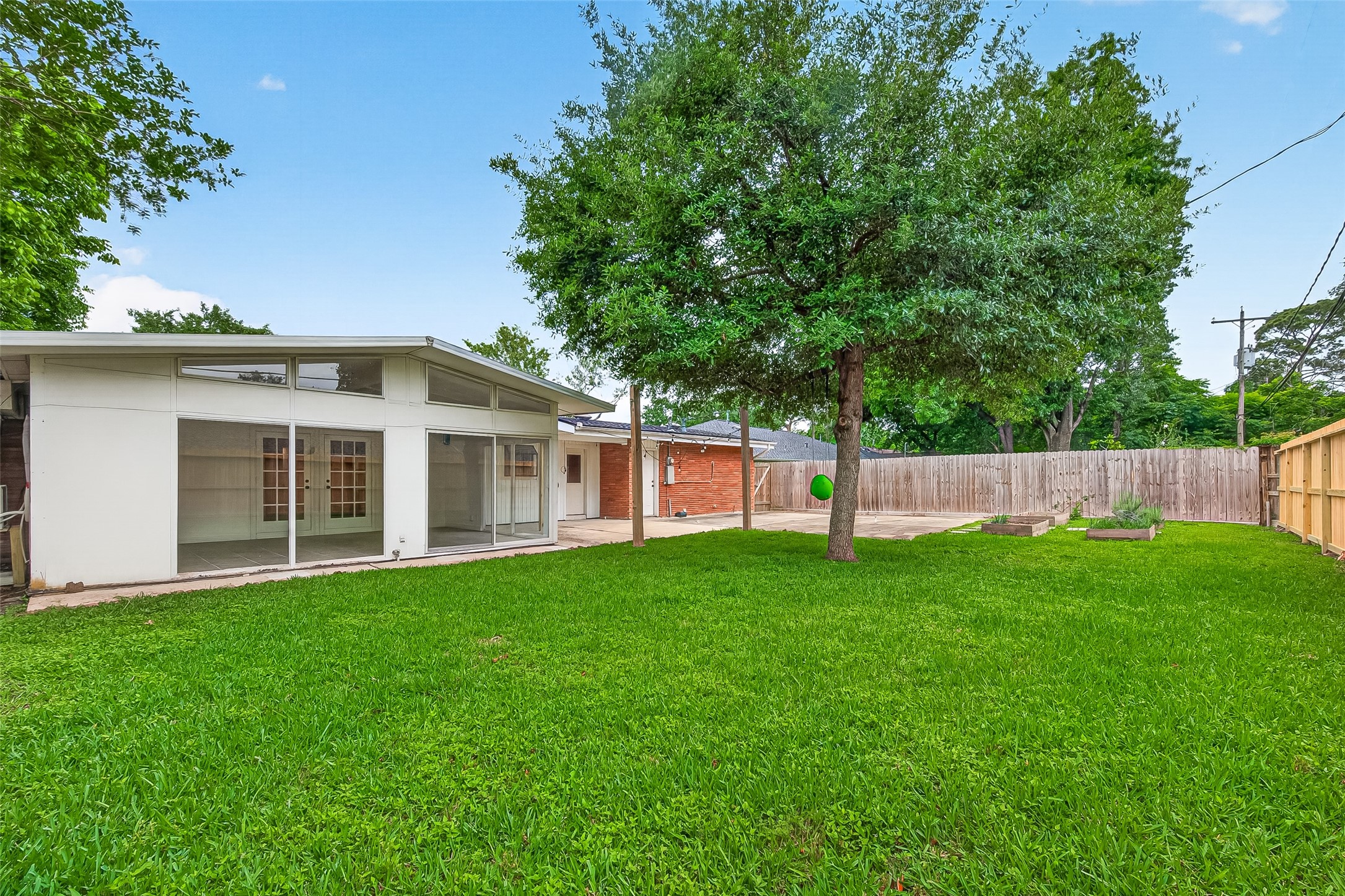 5422 Hummingbird Street Houston, TX 77096 - Photo 43 of 46