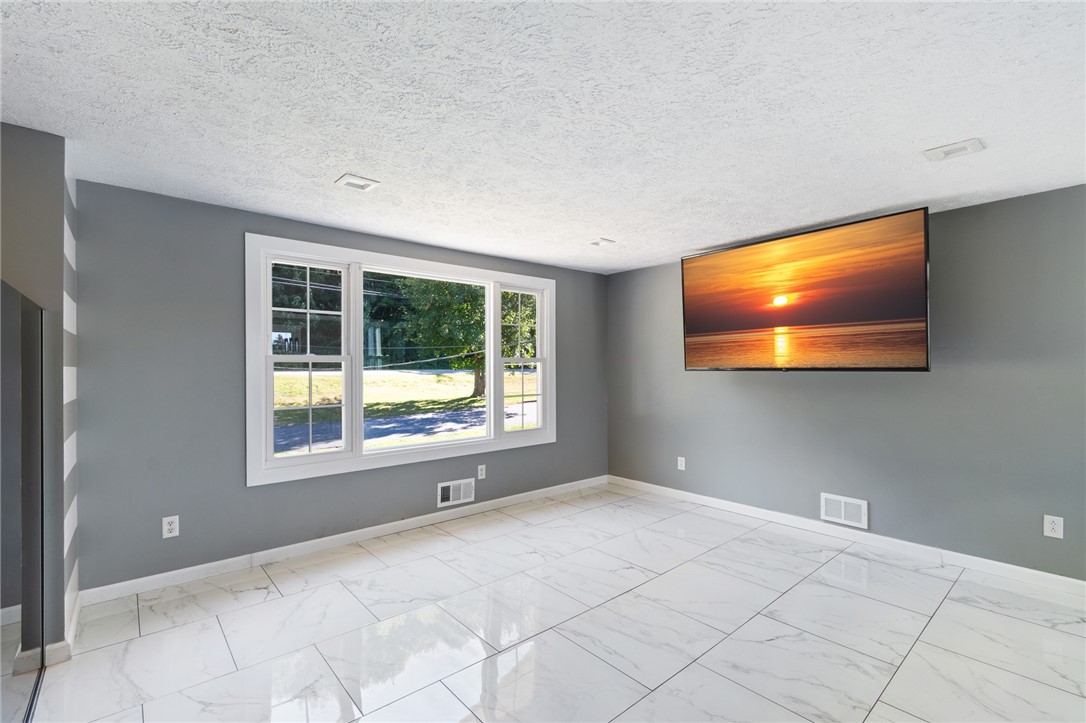 6029 Ridge Road Sodus, NY 14589 - Photo 3 of 30 spacious living room