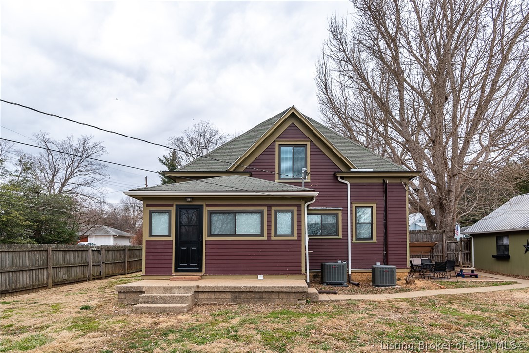 9195 Walnut Street Georgetown, IN 47122 - Photo 12 of 47