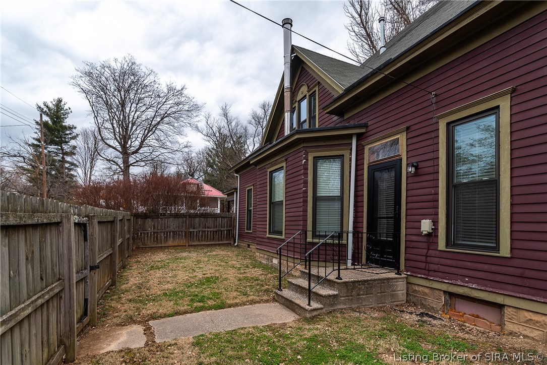 9195 Walnut Street Georgetown, IN 47122 - Photo 13 of 47